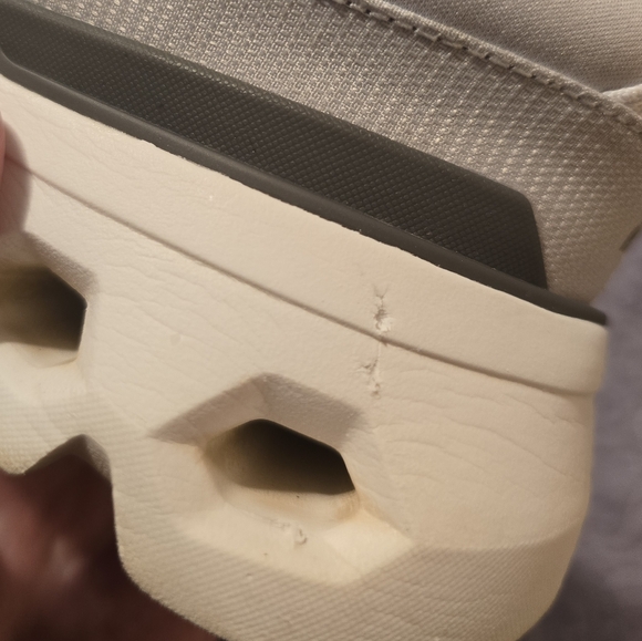 On Cloudrunner 2 - Picture 7 of 13